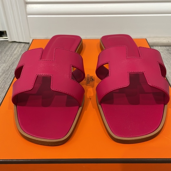 ❌SOLD❌ Hermes Oran Sandal Fuchsia size 38.5 - Picture 2 of 7